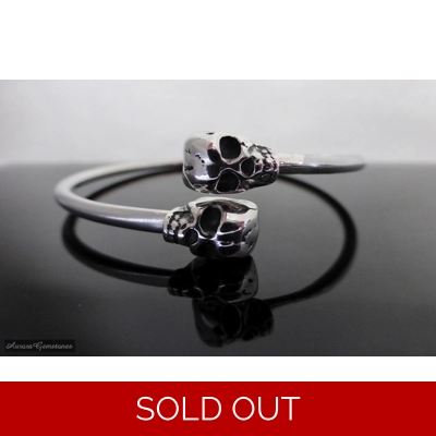 Silver Skull Bracelet title=